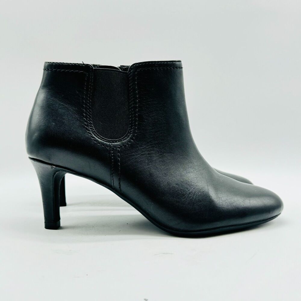 Clarks Boots Womens 7.5 Black Leather Ankle Booties Zip Back Casual NWOT Shoe
